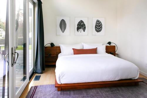 Deluxe Bungalow with Garden View