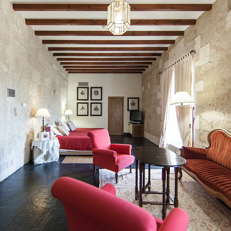 Superior (Castilian Room)