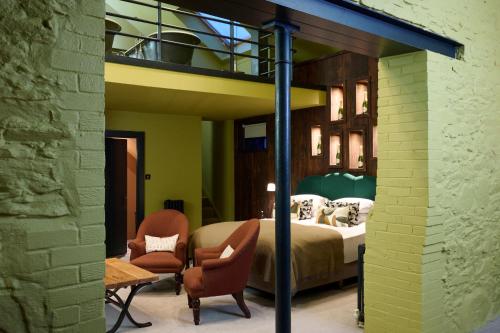 Signature Suite