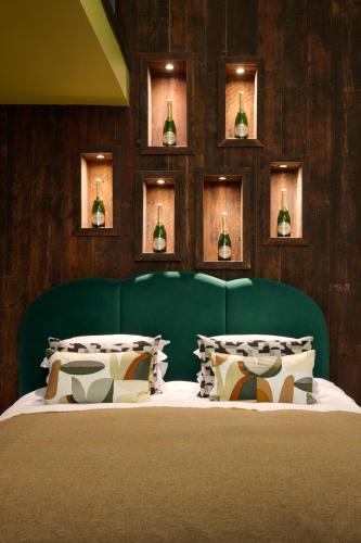 Signature Suite