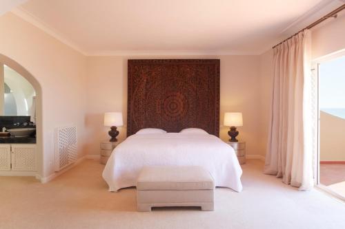 Suite 2001