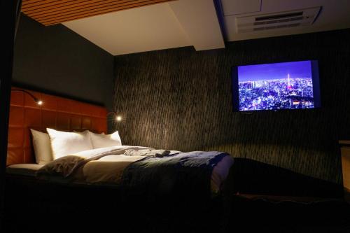 Suite with Skytree View