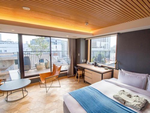 Superior King Room 