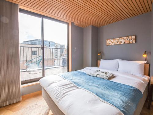 Deluxe Double Room with Terrace