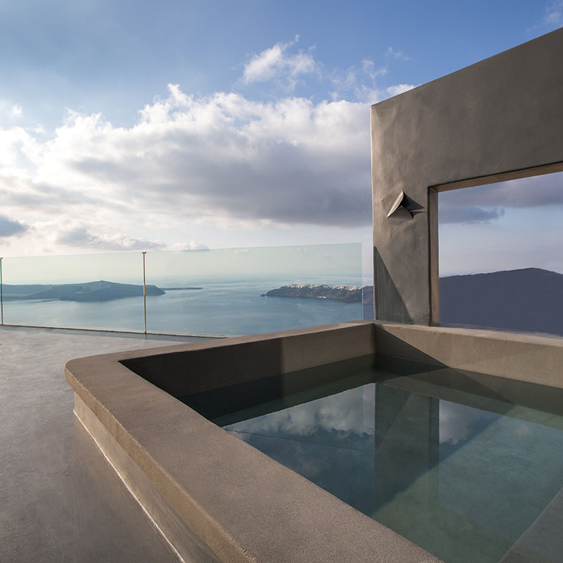 SIGNATURE SUITE WITH HEATED PLUNGE POOL