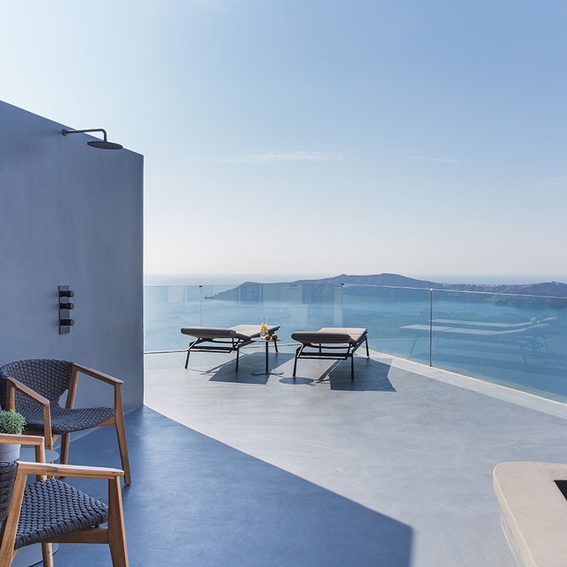 SIGNATURE SUITE WITH HEATED PLUNGE POOL