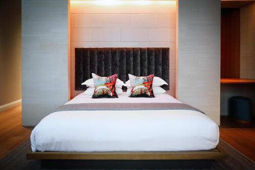 Signature Suite