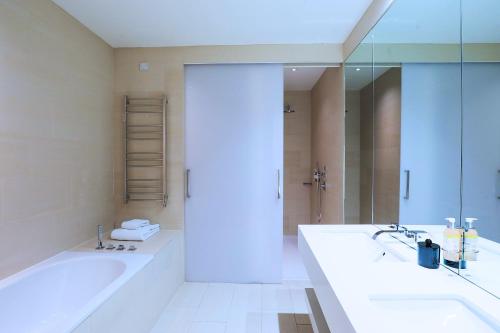 Signature Suite