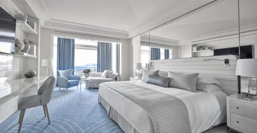 Junior King Suite with Sea View
