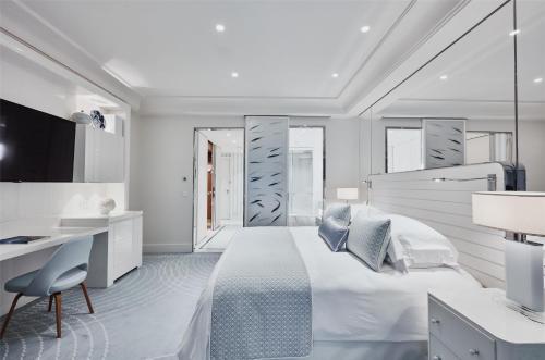 Junior King Suite with Sea View