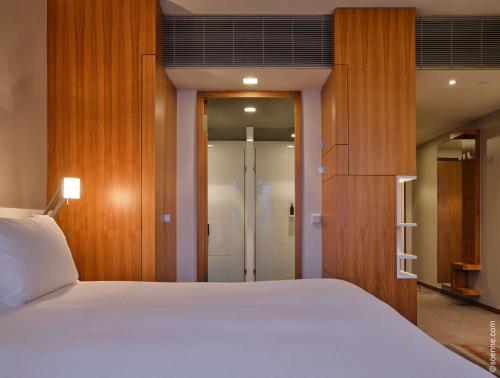 Standard Room with Kingsize Bed