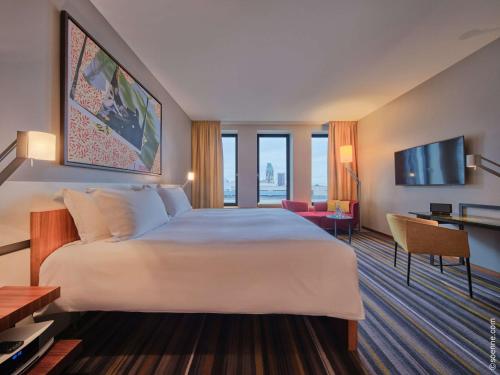 Deluxe Room with Kingsize Bed