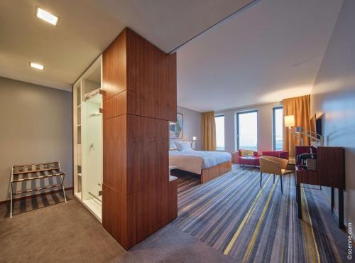 Deluxe Room with Kingsize Bed
