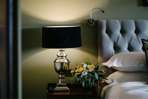 Hunters Yard Executive, Guest room, 1 King, Courtyard view