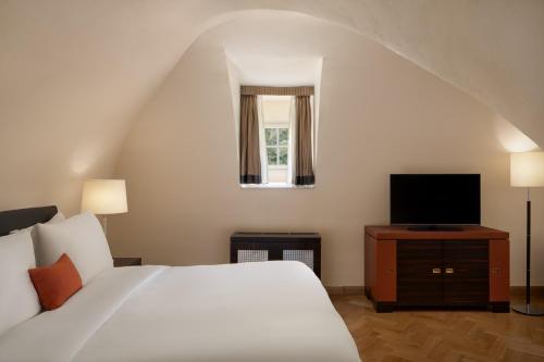 Monastery King Suite