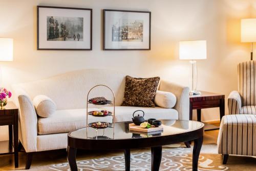 Deluxe King Suite