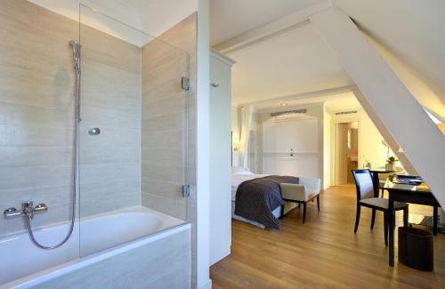 Deluxe Room Lake View 