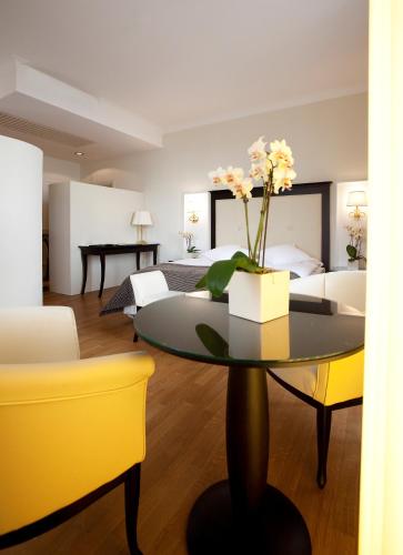 Deluxe Room Lake View 