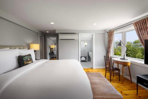 5 Bedroom Meadow House