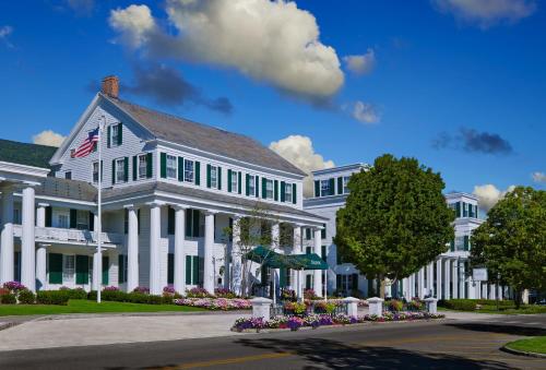 1811 Historic Inn Queen 