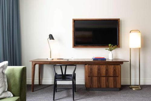 Junior King Suite