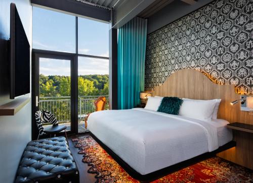 King Room with Balcony