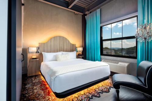 King Suite with Balcony