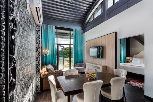 King Suite with Balcony and Accessible Roll-In Shower - Disability Access