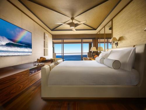 Ocean Front Studio Suite king bed