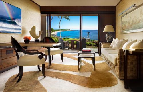 Ocean Front Studio Suite king bed