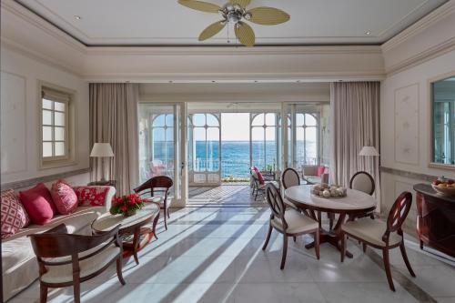 One Bedroom Ocean View Suite Twin