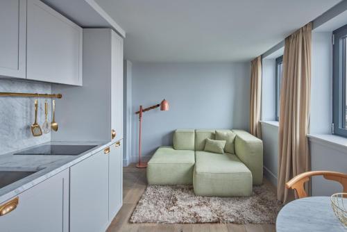 Open Plan Suite – Twin