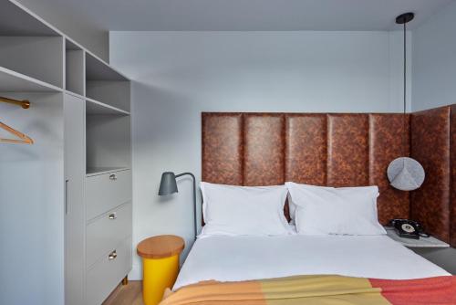 One Bedroom Open Plan Suite