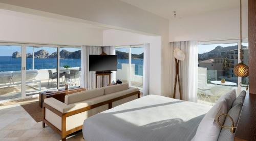 Exclusive ME+ Suite with Hot Tub and Terrace