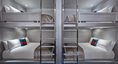 Wonderful Guest Room 4 Queen Bunk No View