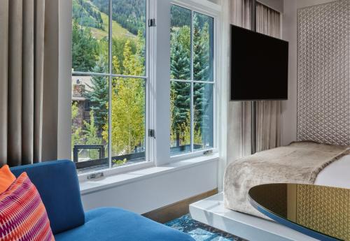 Fabulous Guest Room 2 Queen Mountain View