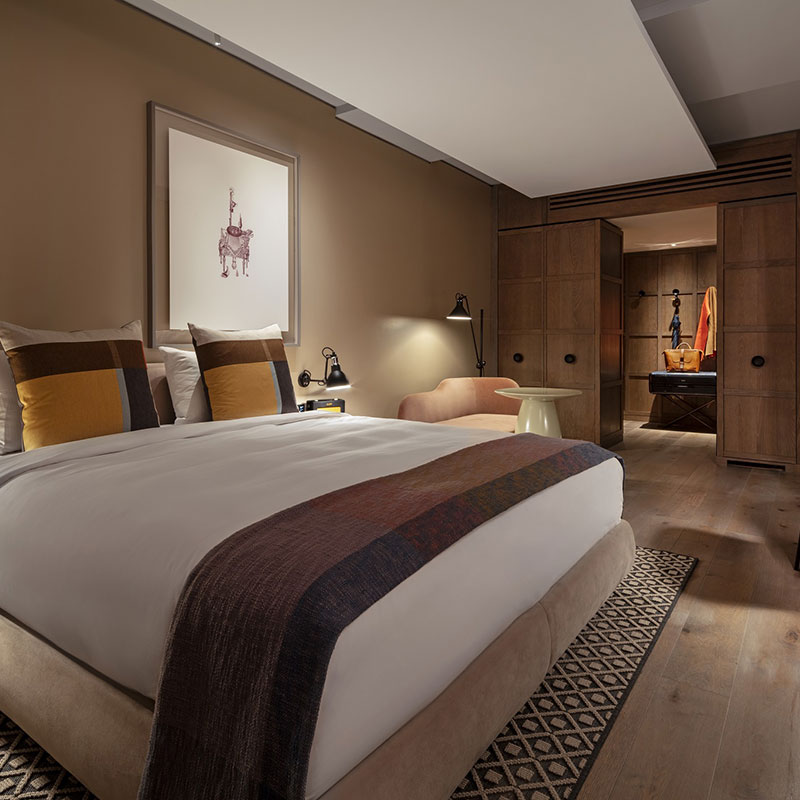 Corner Suite
