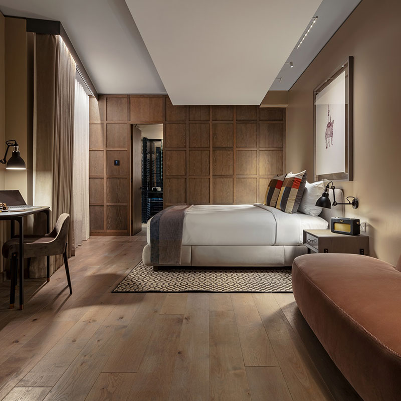 Corner Suite