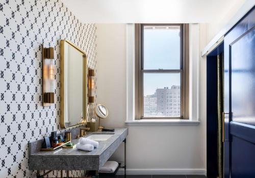 Premium King Room
