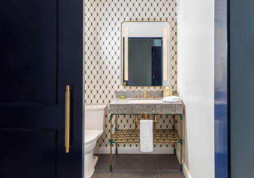 One-Bedroom Premium King Suite