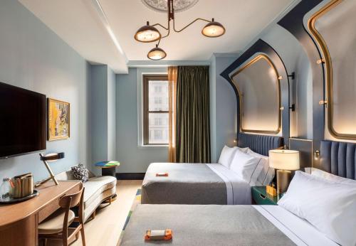 Queen Room with Two Queen Beds and City View