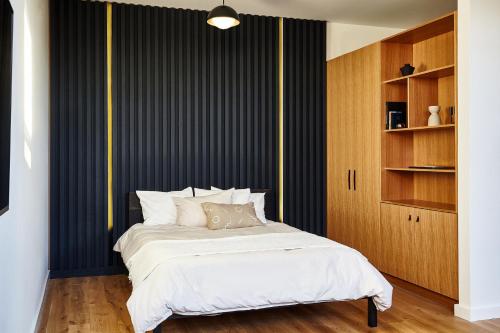 Second Floor Studio with Street View