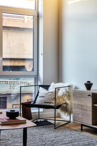 Second Floor Studio with Street View