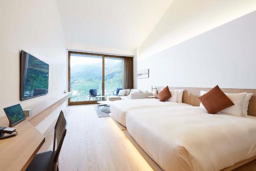 Deluxe Twin Room with River View