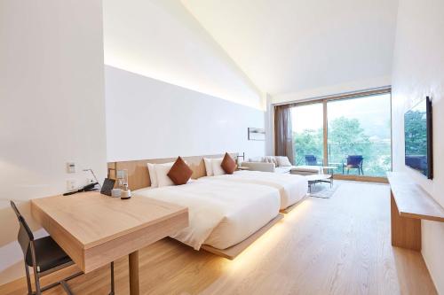Premium Twin Room with River View