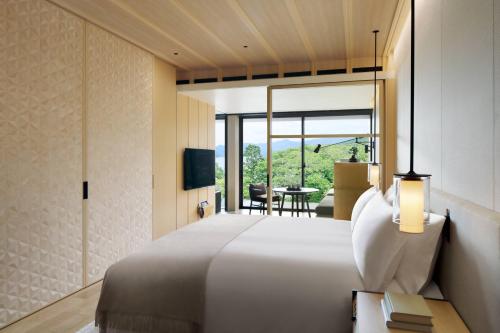 Lake Chuzenji View, Guest room, 1 King, Balcony