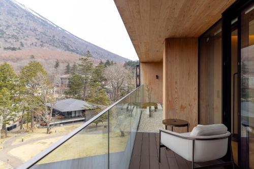 Lake Chuzenji View, Suite, 1 King, Sofa bed, Balcony