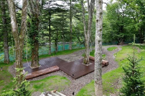 Riverside Garden View, Guest room, 1 King, Balcony