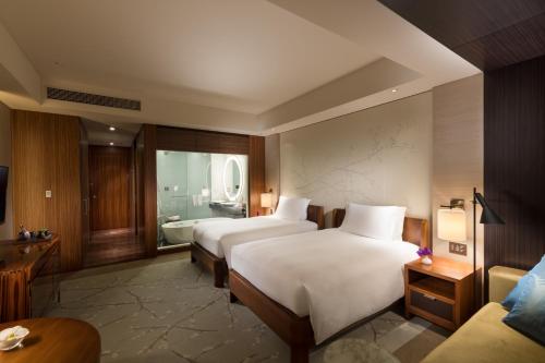 Staycation Offer - Twin Room with Bay View