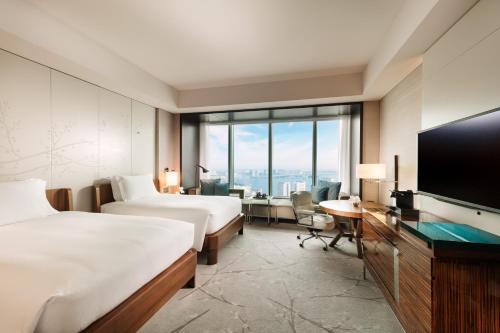 Staycation Offer - Twin Room with Bay View